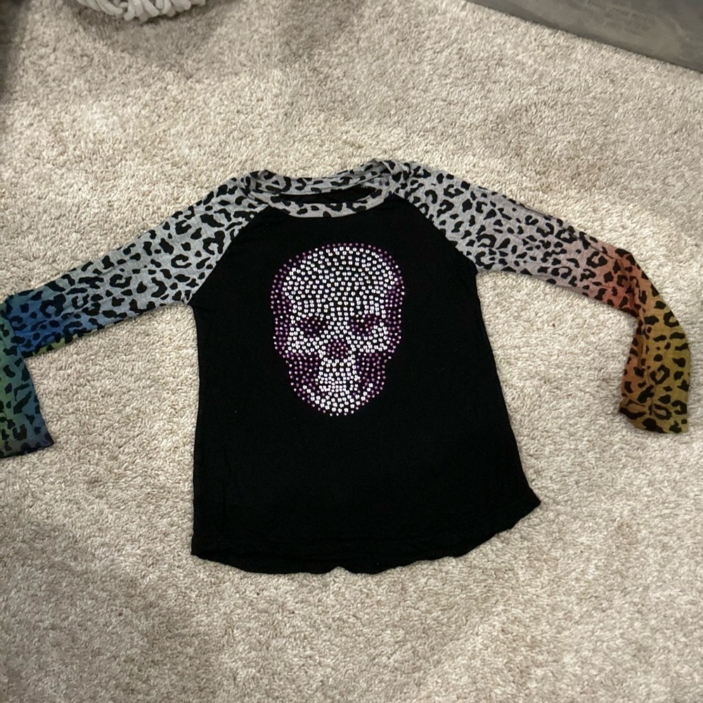 *Vintage* Dennys Flowers by Zoe Black Skull Top with Multicolor Leopard Sleeves
